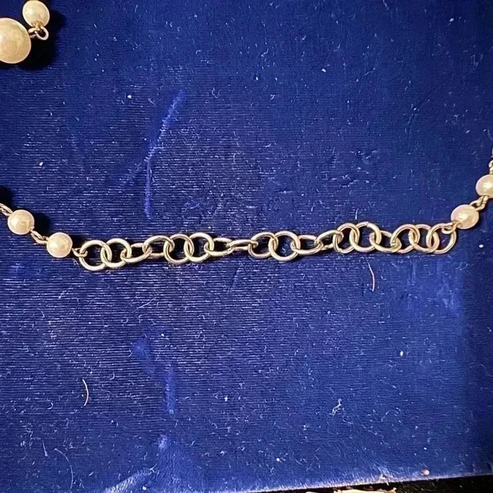 Pick up sticks jewelry faux silver, pearl, and diamond necklace. - Picture 2 of 4